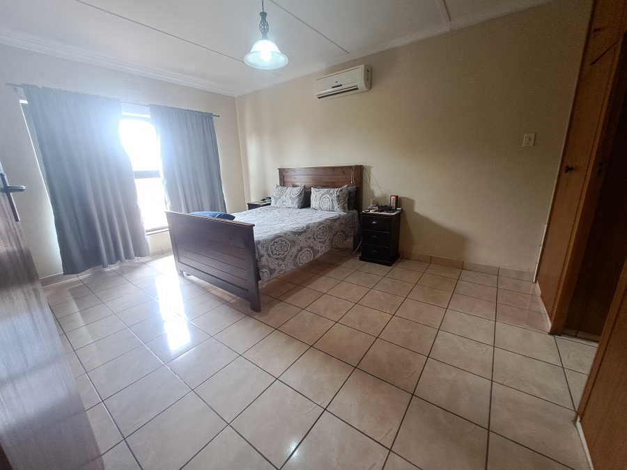 3 Bedroom Property for Sale in Vredenburg Western Cape